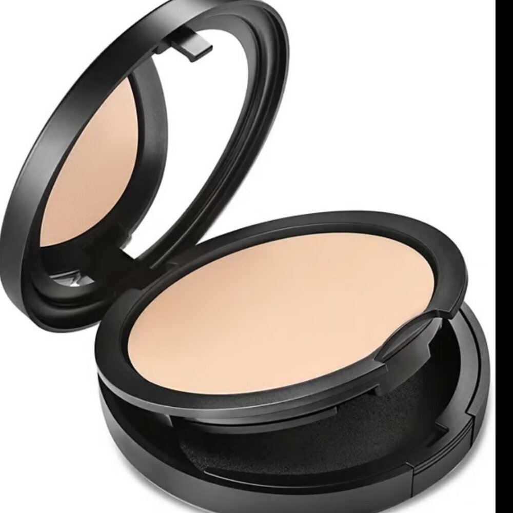 MAC Studio Fix Powder Plus Foundation NC10 - Picture 5 of 6
